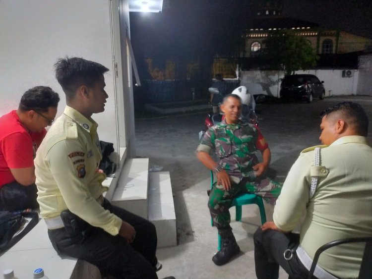 Babinsa Kodim 0301/Pbr Gencarkan Patroli Malam  di Wilayah Binaan