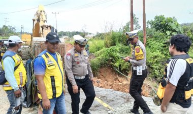 Kembali Amblas, Jalan penghubung Sumbar-Riau di Desa Tanjung Alai KM 91 Kampar  