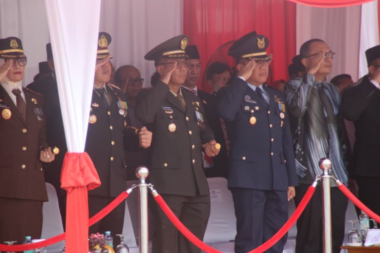 Dandim 0301/Pbr Hadiri Upacara Peringatan Detik-Detik Proklamasi ke-80 di Tenayan Raya