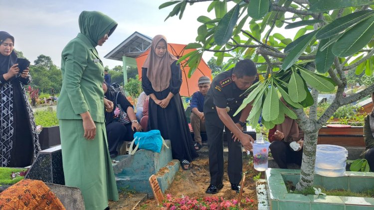 Wujud Empati, Dandim 0301/Pekanbaru Melayat ke Rumah Duka Keluarga Anggota