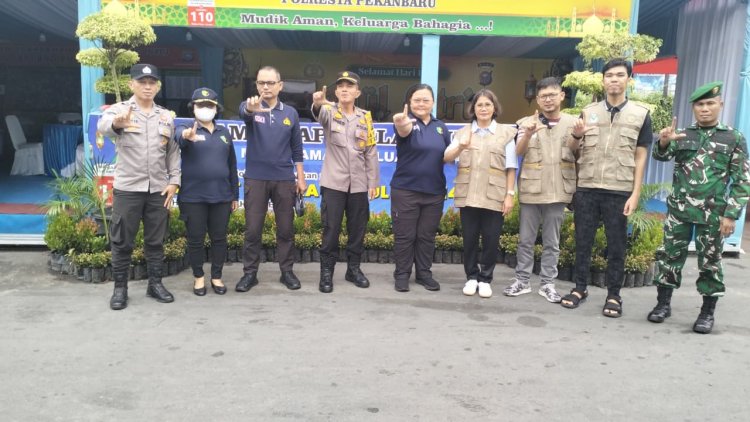 Babinsa Kodim 0301/Pbr Bersinergi dengan Aparat Gabungan, Amankan Lebaran di Pekanbaru
