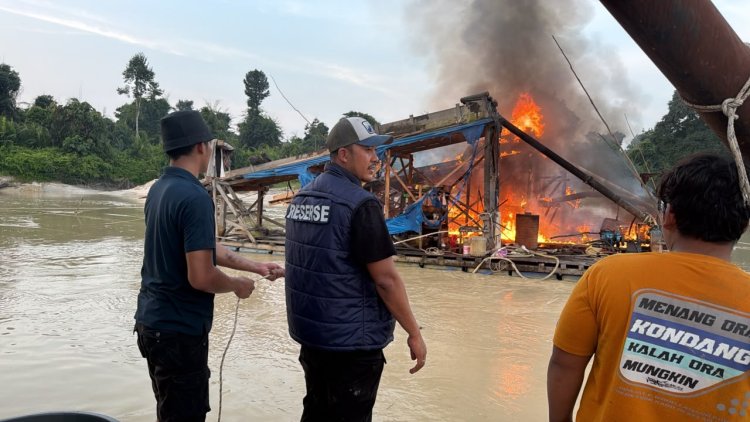 "Polres Kampar Ungkap PETI Di Gunung Sahilan – 2 Terduga Diamankan, 12 Rakit Dimusnahkan"